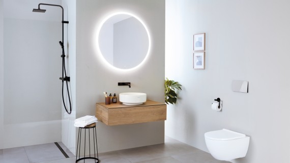 Salle de bains avec espace lavabo Geberit VariForm et WC Acanto